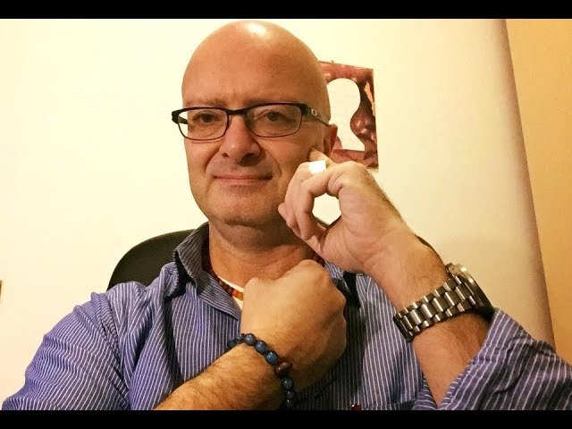 lui è stressato e mi tratta male